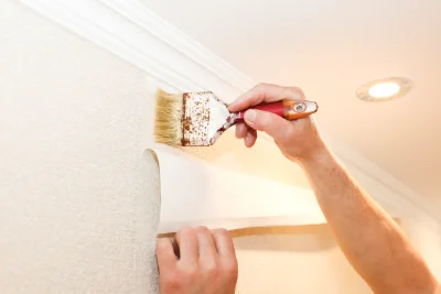 Pose de papier peint à Cronce — revêtements muraux et toiles de verre